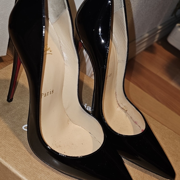 Christian Louboutin Glossy Black Heels - Picture 1 of 3